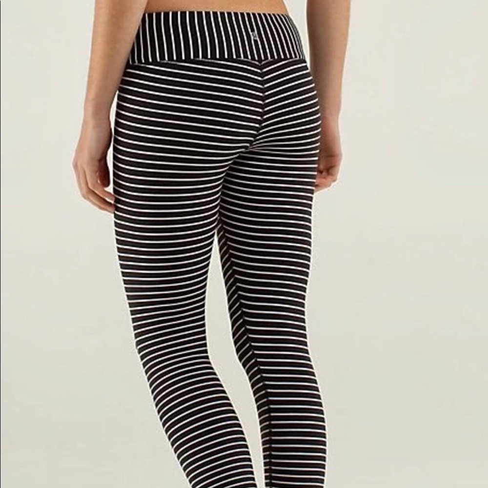 Lululemon wunder under crop parallel stripe